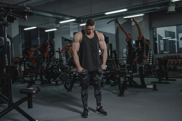 Souplesse et pole dance : libérez votre potentiel artistique !